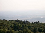 A hegy déli pereme: erre van a láda. A hegy déli pereme: erre van a láda.