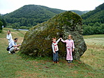 Bianka és Marci a kőnél