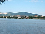 Kedvenc helyem! Dunapart háttérben a Naszály (Blue Mali)