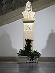 Szent István szobra az aulában