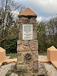 A darázscsípte katona emlékműve Pécs határában