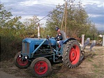 A Fordson Major Diesel nyergében