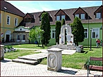 a kultúrház előtti park 