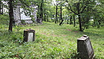 A temető egy része a kerítésen belül
