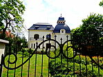 Villa a közelben