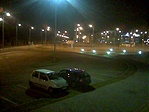 Hatalmas parkoló, sok hely Hatalmas parkoló, sok hely