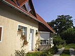 Zárt udvarban: parkoló Zárt udvarban: parkoló