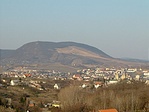 A város és a hegy