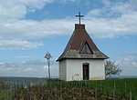 Kápolna a dombtetőn