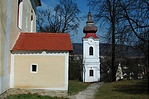 Távolban a temető