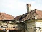 Az omladozó tető