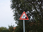 Új veszélyt jelző tábla