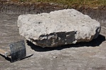 Kitermelt kőtömb