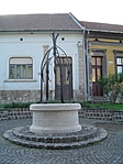 A ládához erre