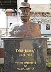 Tóth József templomépítő és falualapító mellszobra