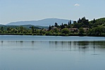 Kilátás a tópartról