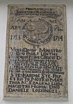 Bejárat feletti felirat