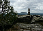 A tető a háromszögelési ponttal (Wikipédia)