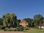 Vadászkastély a parkból