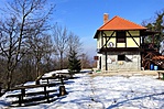 Fekete-hegyi-kulcsosház a Pilisben