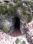 A Mély-Sári-barlang bejárata