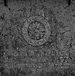 Talán így kicsit jobban látható, az évszámok: 1912 és 1931