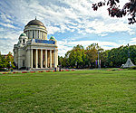 Rezső tér- Magyarok Nagyasszonya-templom