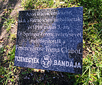 A Tizenegyek Bandája emlékére elhelyezett emléktábla