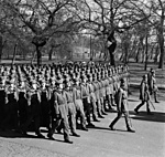 1975 április 4-i díszszemle főpróbája, háttérben a Vajda Péter úti transzformátorállomás. Forrás: fortepan_195196 Fortepan / Bojár Sándor