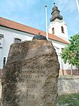 Az emlékmű a Szent Korona itt tartózkodására emlékező része