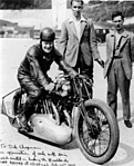 Fernihough és a burkolt Brough-Superior - forrás: Loose Fillings artices