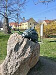 Krumplibogár szobor