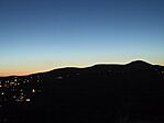 A Hármashatár-hegy esti sziluettje