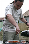 A rejtő, mint grillmester