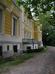 A kastély oldala