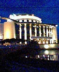 Az új és csodaszép Nemzeti Színház esti fényei (T610)