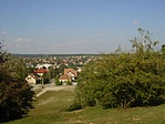 De legalább idáig fel kell jönni (az emlékműhöz)