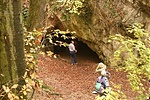 A barlangnál
