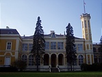 Kastély oldalról