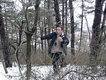 Hóban szerencsétlenkedő ember