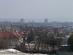 Látkép villanydróttal és Kádár-barokk ingatlanokkal