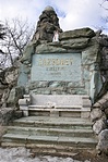 Erzsebet Emlékmű, az első pont