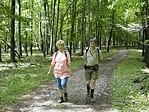 kényelmesen