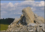 "emlékmű"
