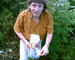Az elsőnapos Yogi, a második ládájánál