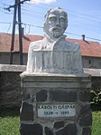 Ő nem kalapos