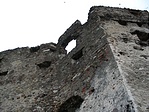 Várfal a rejtektől fényképezve