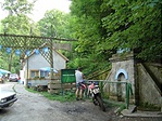 A forrás a vendéglővel