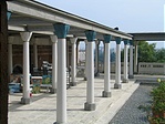 A kertbe pillantva