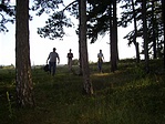 A csapat a rejtek felé